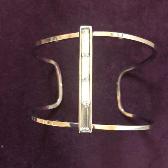 WHITE HOUSE BLACK MARKET CUFF BRACELET & CIRCLE PENDANT NECKLACE W/ BAGUETTES - Picture 2 of 12